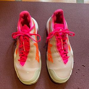 Adidas women’s barricade tennis shoes size 10